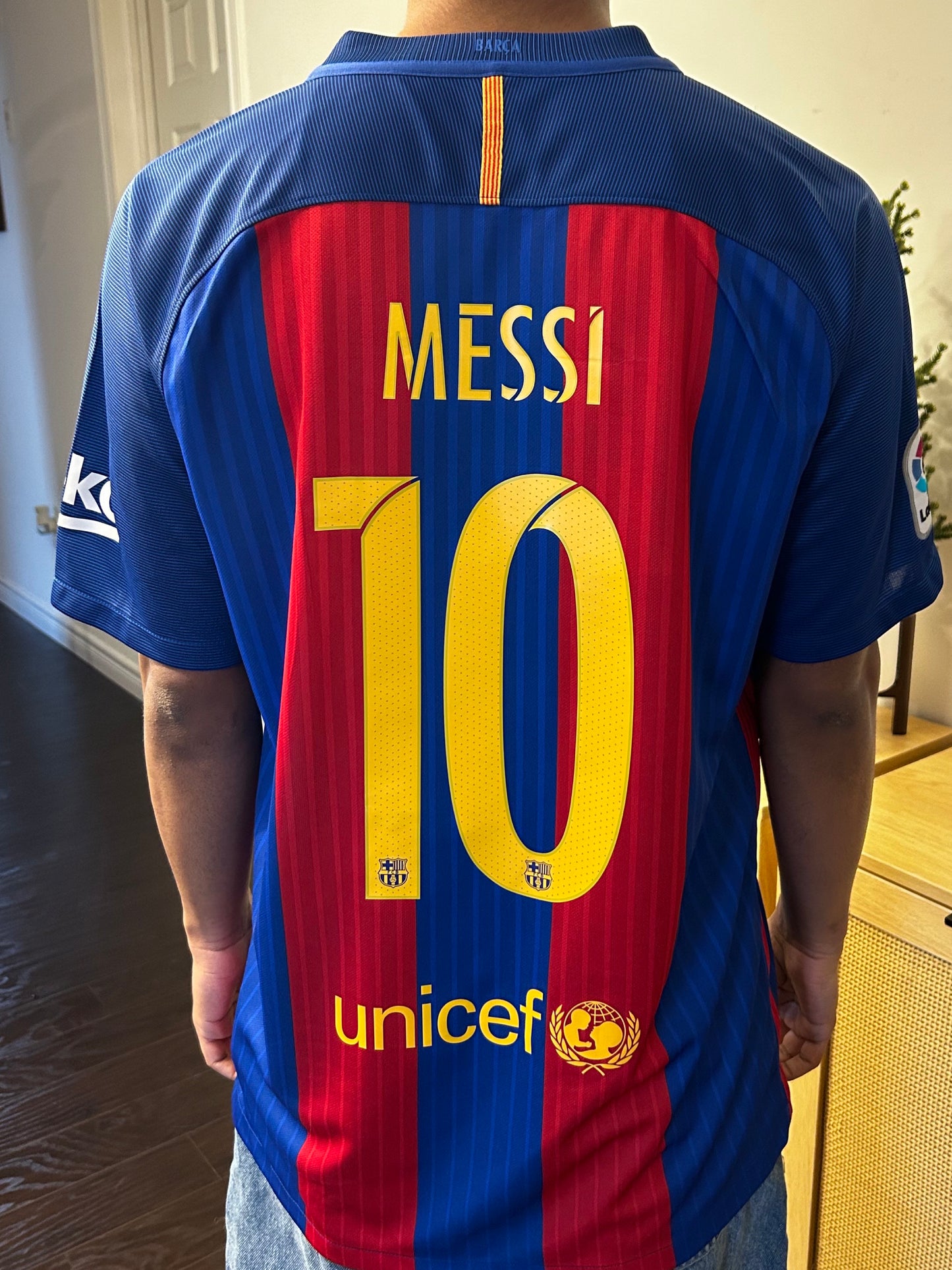 FC Barcelona 2016-17 Home Shirt, #10 Lionel Messi - L