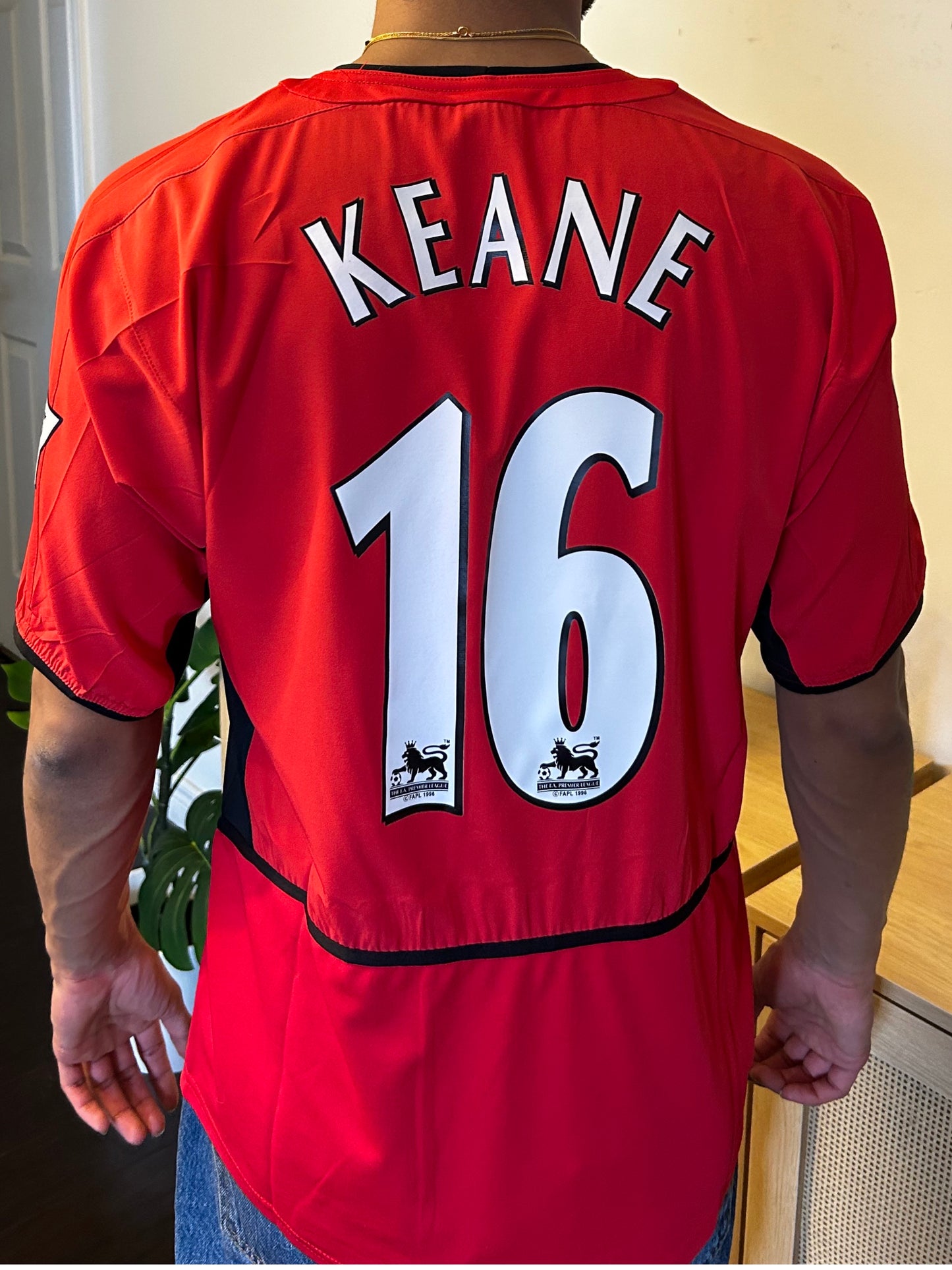 Manchester United 2002-04 Home Shirt, #16 Roy Keane - M