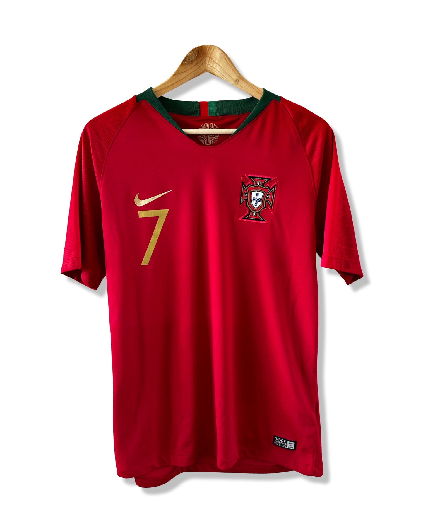 Portugal Mens National Football Team 2018 Home Shirt, #7 Cristiano Ronaldo - L