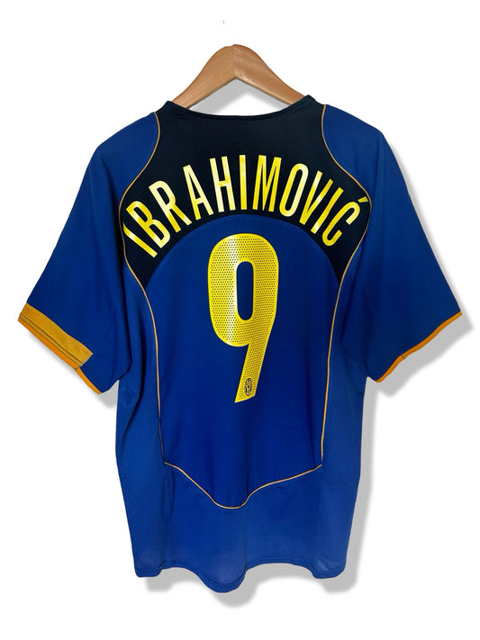 Juventus FC 2004-05 Home Shirt, #9 Zlatan Ibrahimovic - M