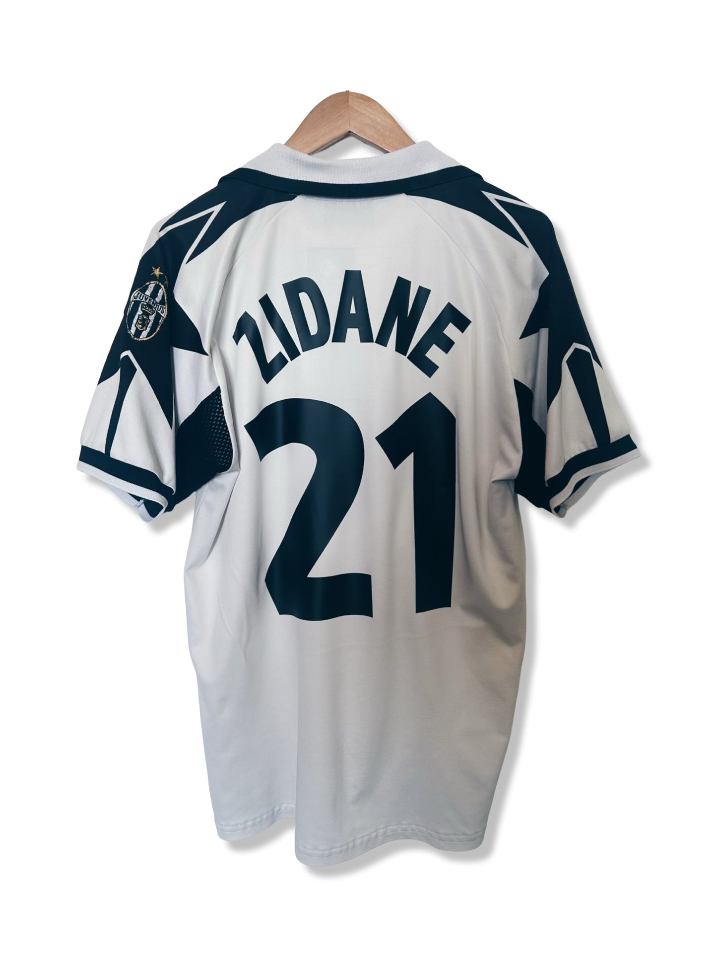 Juventus FC 1998-99 Basic Away Shirt, #21 Zinedine Zidane - M