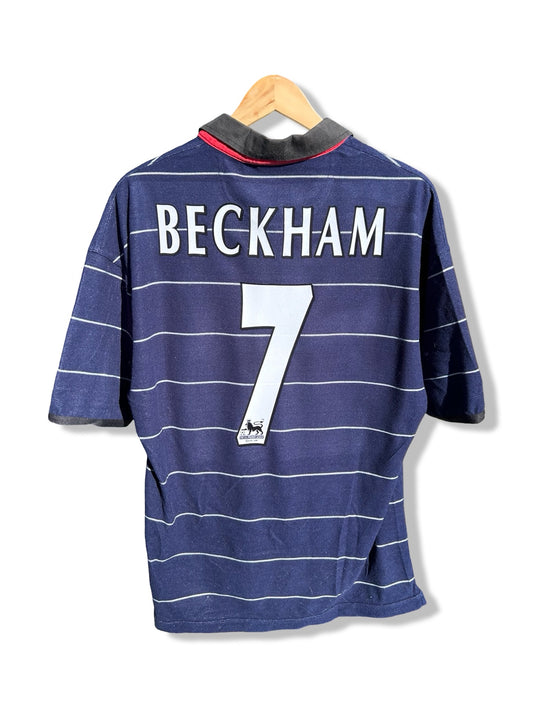 Manchester United 1999-2000 Away Shirt, #7 David Beckham - M