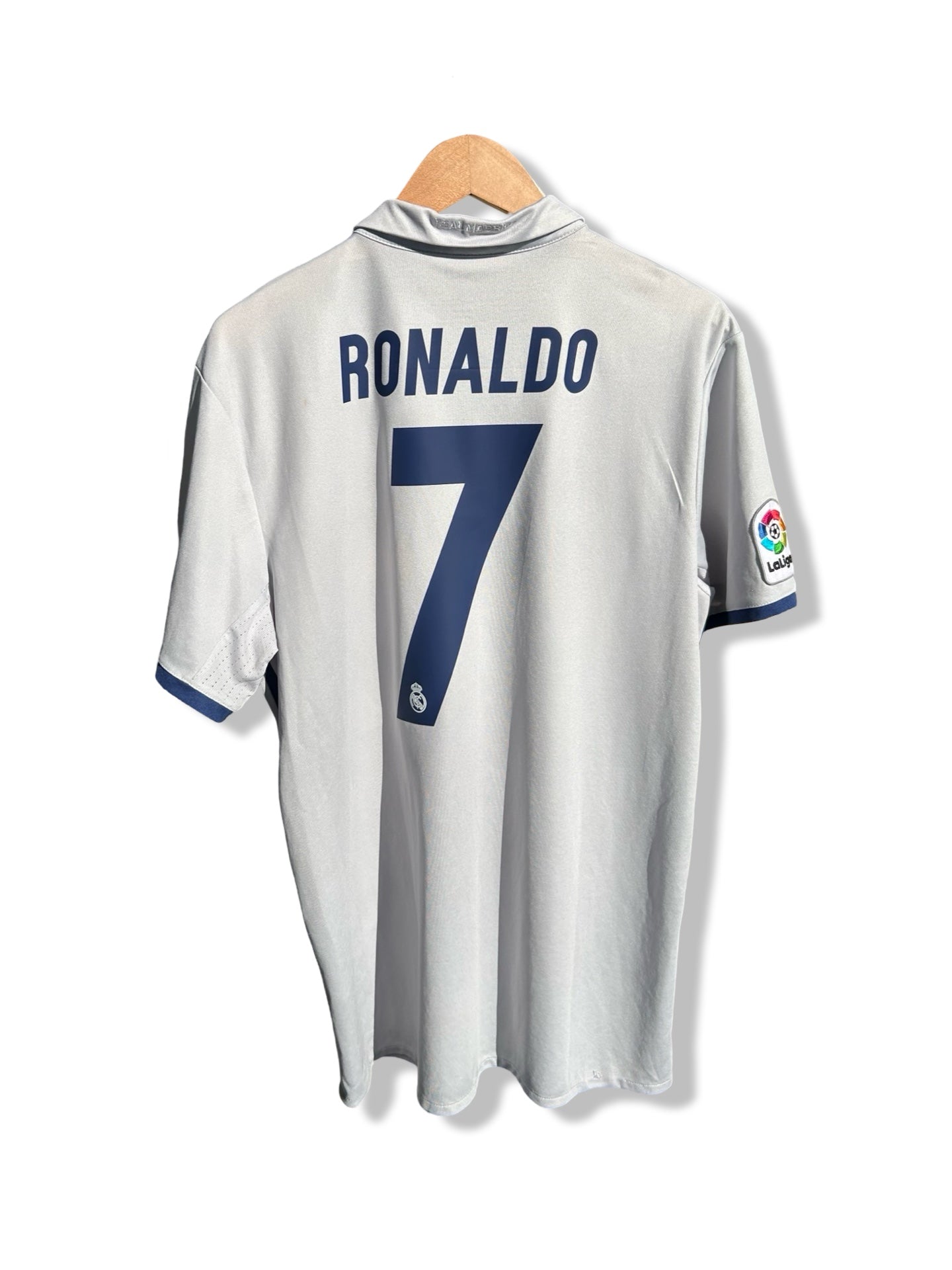 Real Madrid 2016-17 Home Shirt, #7 Cristiano Ronaldo - L